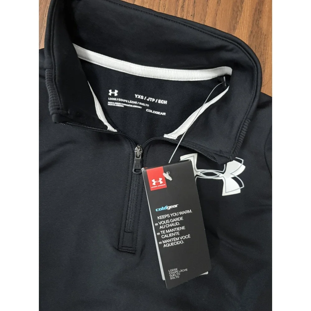 Under Armour Girl Sweater With 1/4 Zipper Black Size XS. loose fit/lightweight